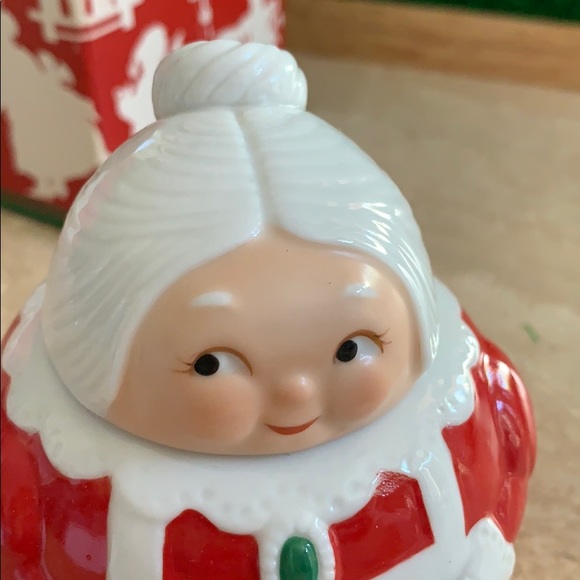 Mrs. Santa Claus & Company Porcelain Collection - Picture 13 of 13